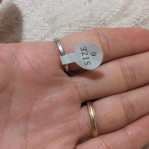 Snowflake gemstone ring - Picture 2 of 2